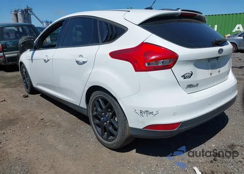 2016 Ford Focus Se z USA, uszkodzony, nr VIN 1FADP3K20GL332595